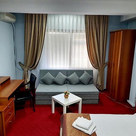 Hotel Aristocrat & Fish Restaurant Skopje Kamer foto