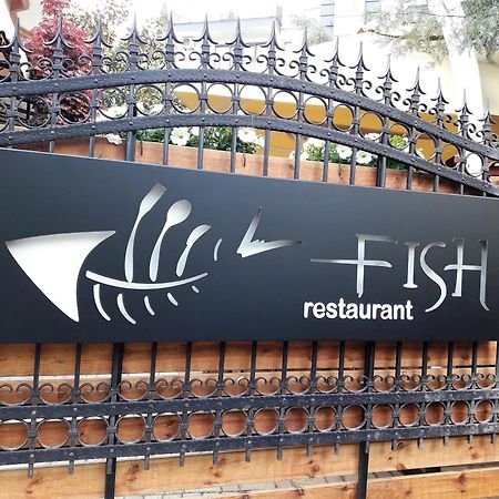 Hotel Aristocrat & Fish Restaurant Skopje Buitenkant foto