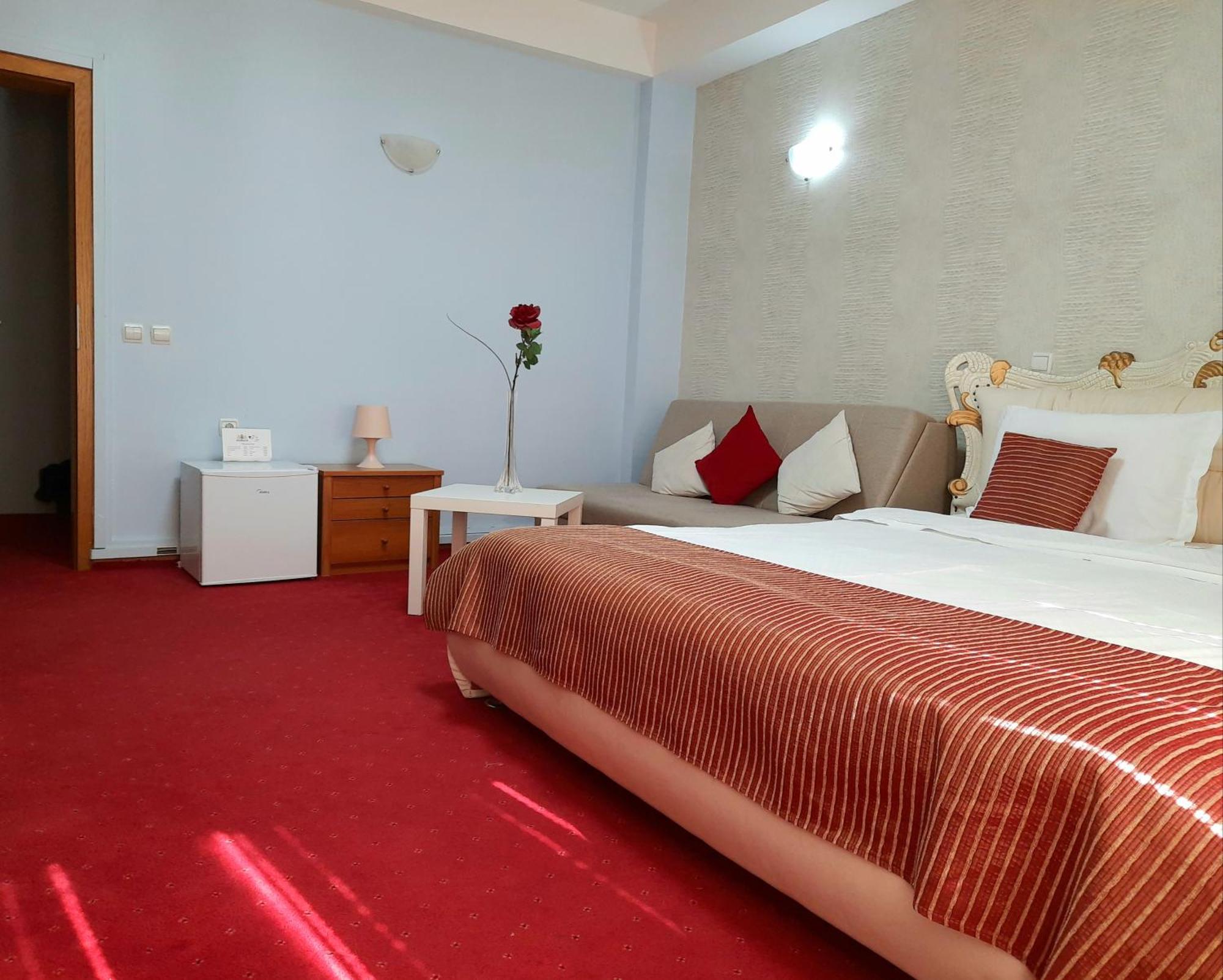 Hotel Aristocrat & Fish Restaurant Skopje Kamer foto