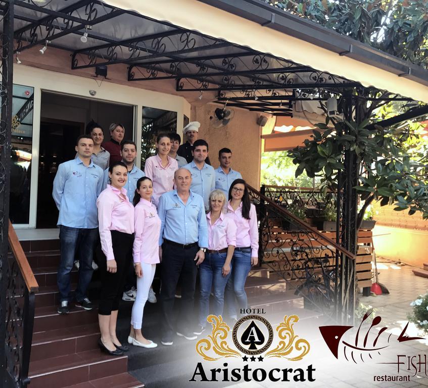 Hotel Aristocrat & Fish Restaurant Skopje Buitenkant foto