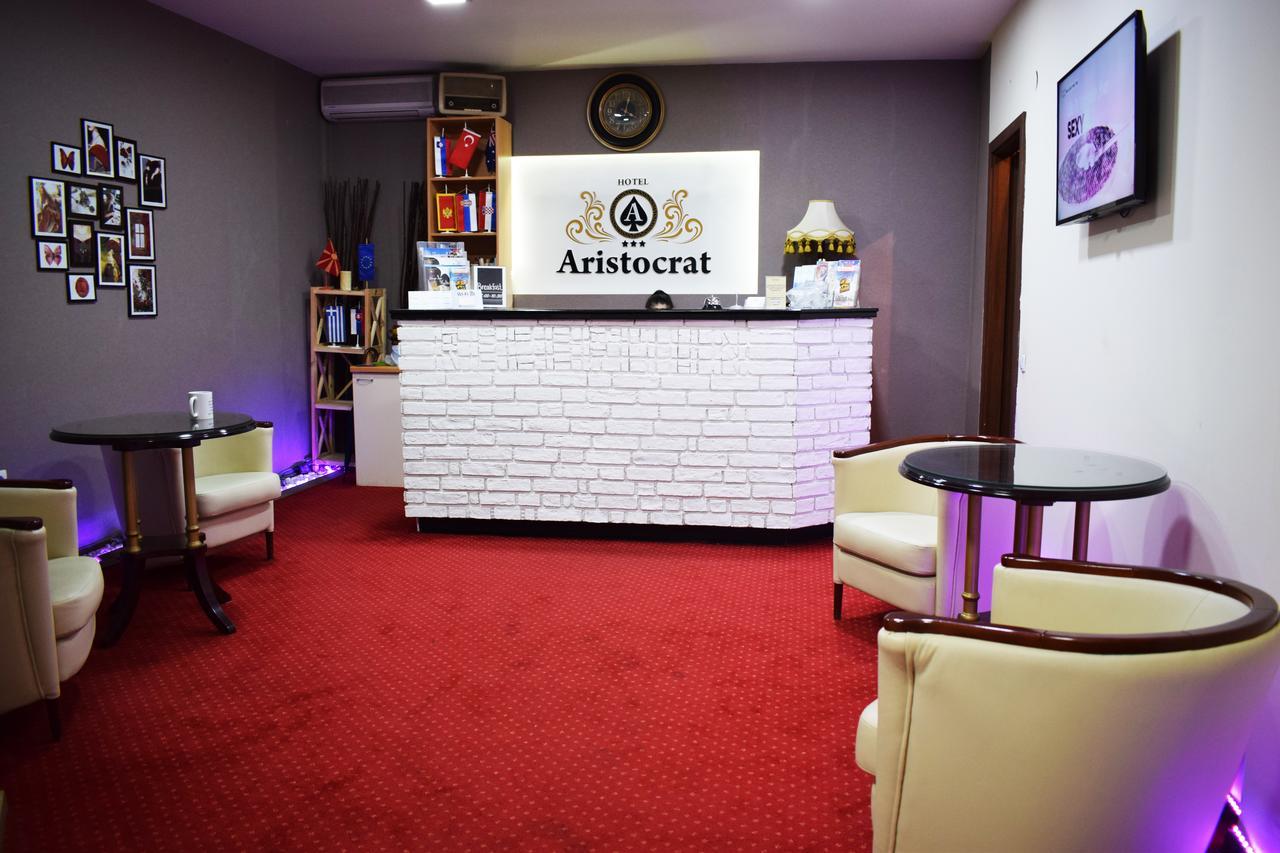 Hotel Aristocrat & Fish Restaurant Skopje Buitenkant foto
